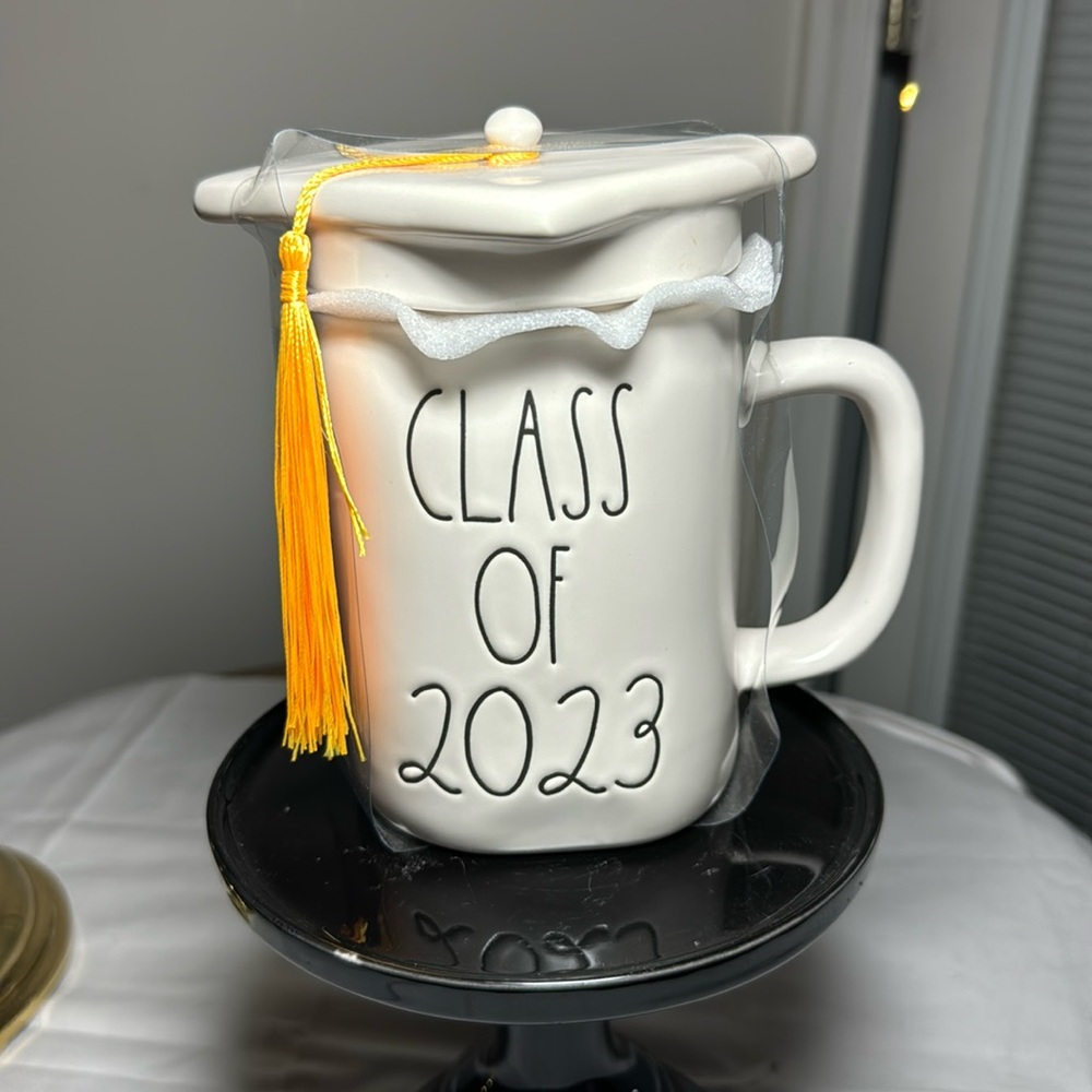 Rae Dunn 2023 graduate coffee/tea mug